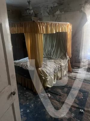 Community photo of Poets House in United Kingdom by Demi.new - Photo 1
