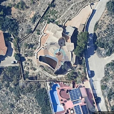 Villa Hawai abandoned location in Valencian Community, Valencian Community, Spain - House for urban exploration